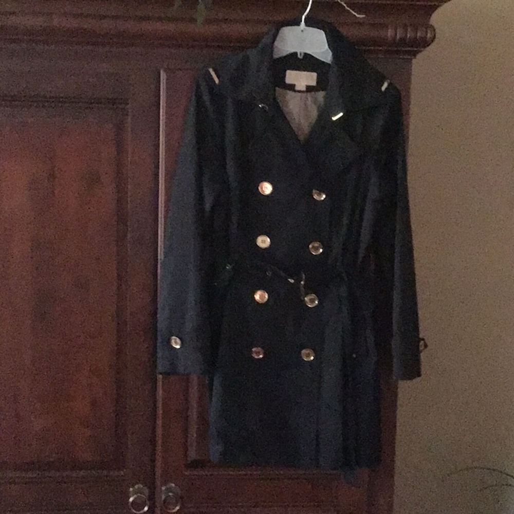 MICHAEL Michael Kors Black Trench Coat with Timeless Design